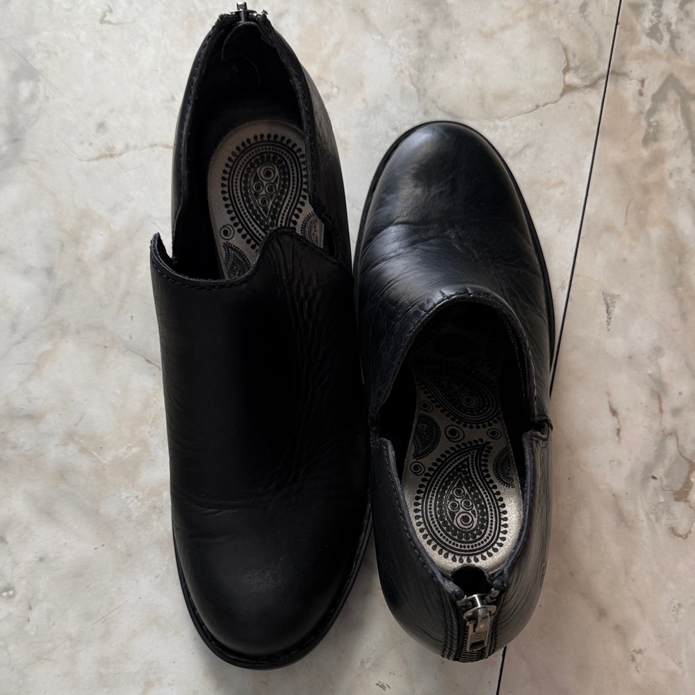 Born Black Leather Ankle Booties Size 8